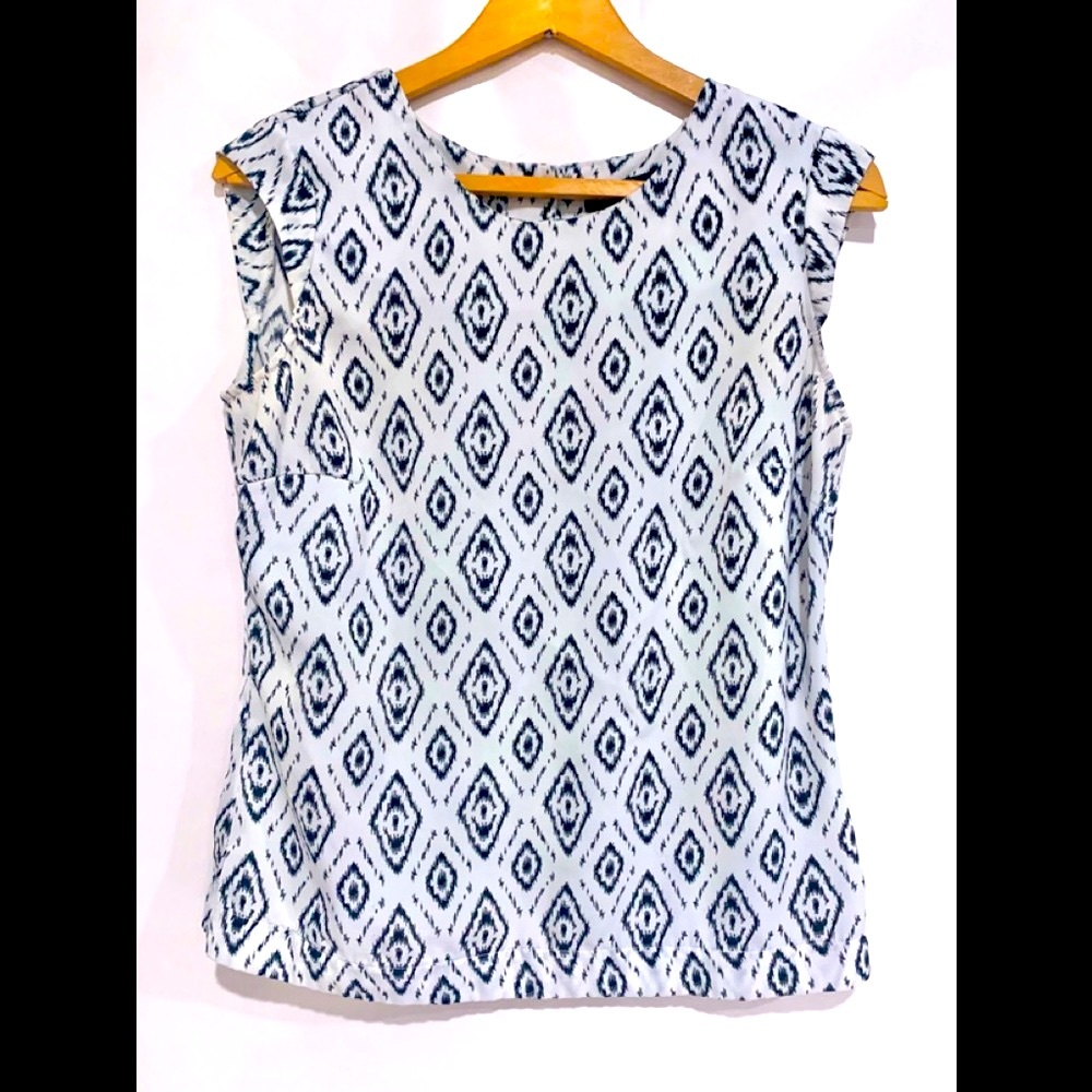 ALLEN SCHWARTZ Black and White Aztec Print Blouse